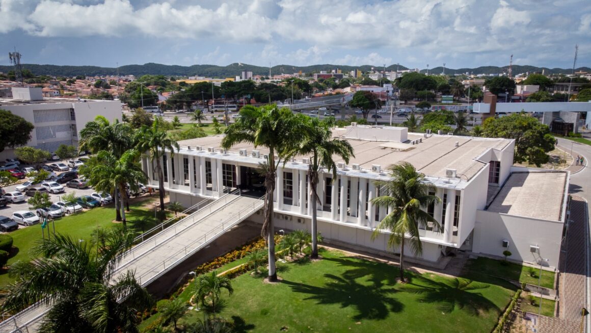 Feriado e ponto facultativo alteram funcionamento de órgãos do Executivo Estadual