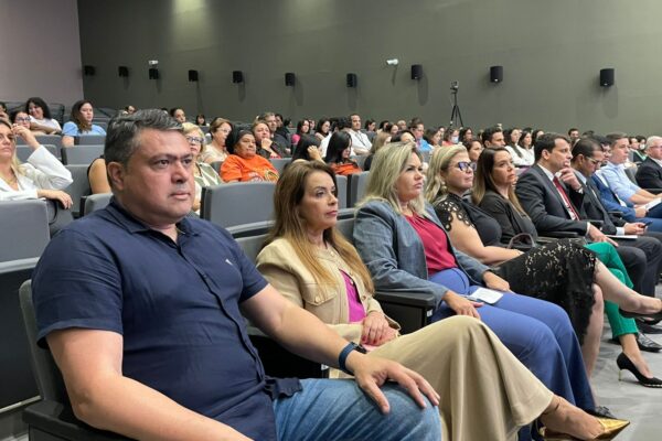 Prefeitura firma parceria no Programa Atitude Legal na abertura da 11ª Semana Estadual da Adoção