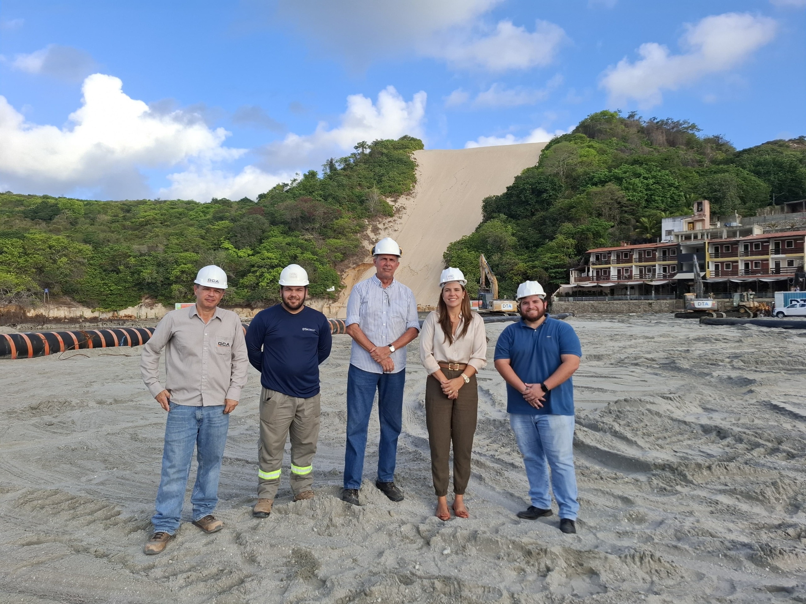 Secretária Municipal de Infraestrutura realiza vistoria na engorda da praia de Ponta Negra