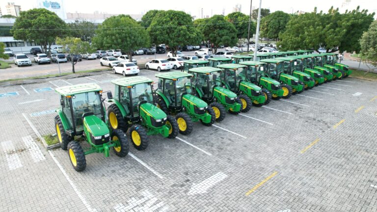 Municípios recebem tratores para fortalecimento dos pequenos produtores do Estado. Entrega de tratores adquiridos junto ao Ministério da Agricultura e Pecuária pelo Promaq